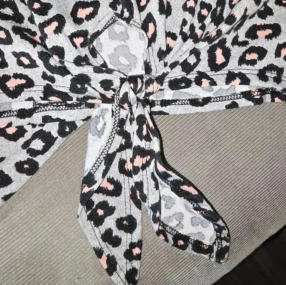 Avenue Animal Print Side Tie Wringer Tee Women's Plus Size 14/16 14 16 or 1X - Picture 3 of 7